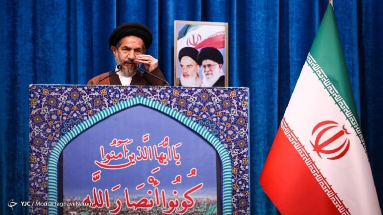 دیران حتی در خرج یک ریال از بیت‌المال صرفه‌جو باشند